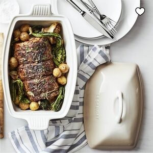 *NEW w/Tags, RARE & DISCONTINUED* Le Creuset White/Mer Deep Baker w/ Lid 4.5Qt.